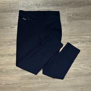 Van Huesen stretch extendable size 2 short dark navy blue skinny trousers.